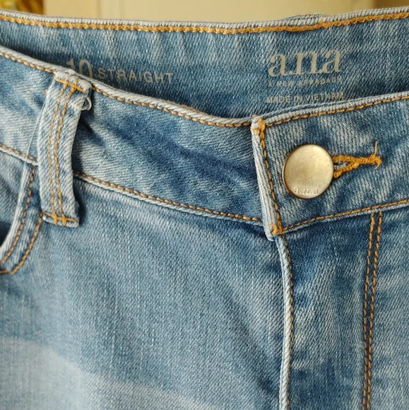 A.n.a jean pants straight size 10 fringe crop light wash - Picture 3 of 3